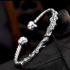 SILVER FLOWER LEAF BANGLE BRACELET